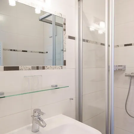 Apartment 684, Seepark *